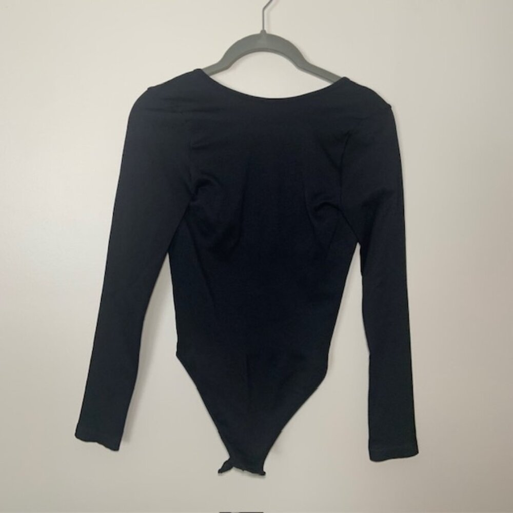 OQQ Womens Ribbed Black Long Sleeve Plunge Back Bodysuit Base Layer - Size M